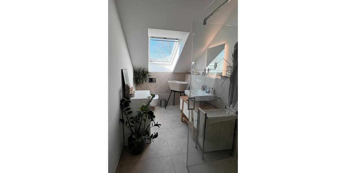 Dachgeschoßwohnung Bielefeld Stieghorst - 2.5 Zimmer, 73 m&sup2;, 1.030&euro; | Angebot:25511516