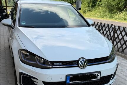 VW Golf 84.000 km 19.500 &euro; Velburg 92355