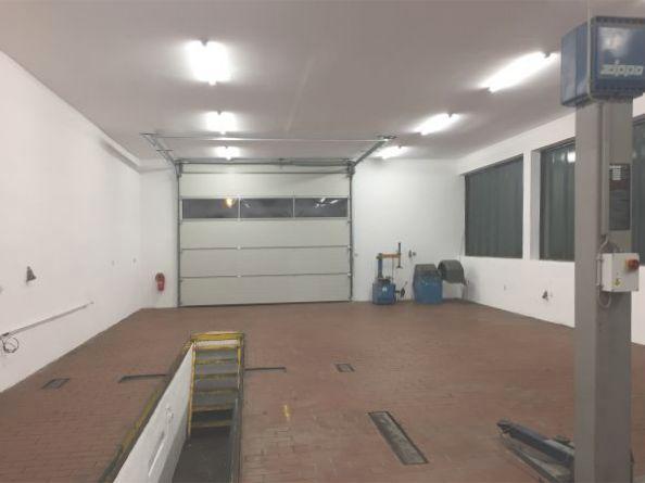 VH3756 Werkstatthalle mit Bürotrakt, Ausstellung und Freifläche Nittenau zimmer