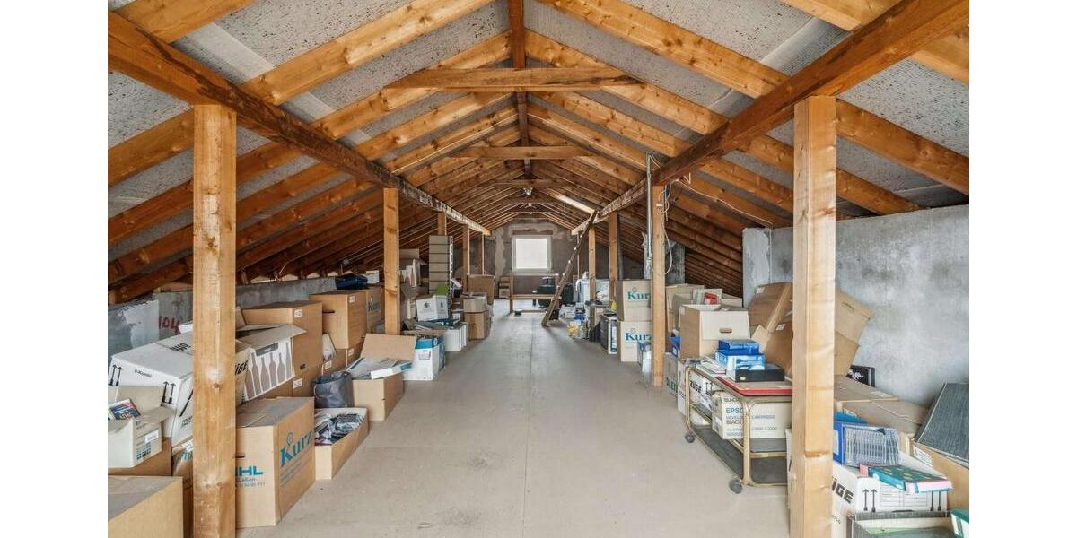 Einfamilienhaus Solms - 7 Zimmer, 194 m&sup2;, 2.800&euro; | Angebot:26091109