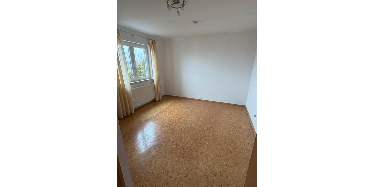 Doppelhaushälfte Bad Hersfeld - 7 Zimmer, 164 m&sup2;, 1.629&euro; | Angebot:25886917