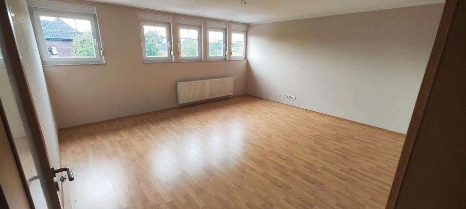 Dachgeschoßwohnung Bad Zwischenahn - 3 Zimmer, 101 m&sup2;, 1.000&euro; | Angebot:26319617