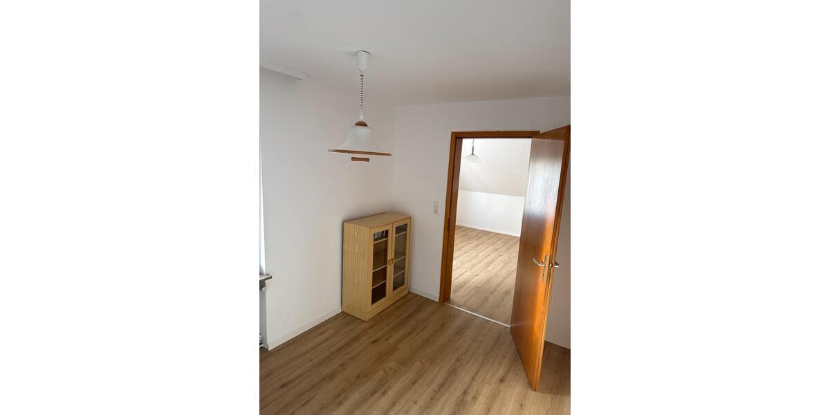Dachgeschoßwohnung Tübingen - 3 Zimmer, 60 m&sup2;, 880&euro; | Angebot:25992082