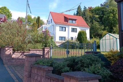 Haus Motten - 8 Zimmer, 180 m&sup2;, 1.350&euro; | Angebot:26399723