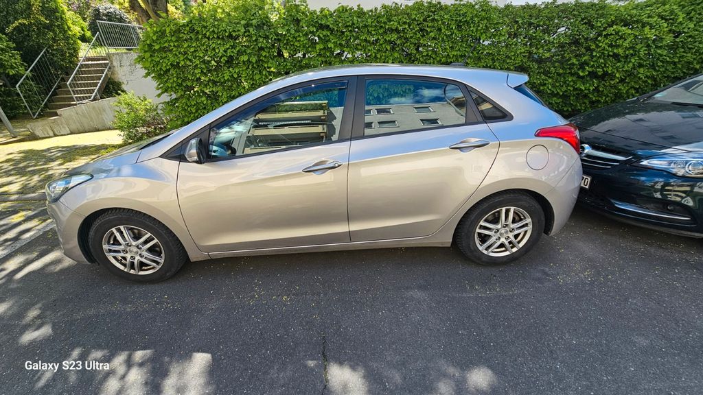 Hyundai i30 106.000 km 8.200 &euro; Ginsheim-Gustavsburg 65462