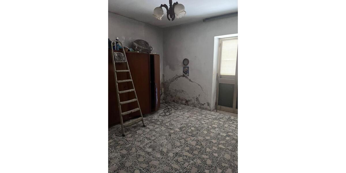 Erdgeschoßwohnung Tuttlingen - 4 Zimmer, 180 m&sup2;, 25.000&euro; | Angebot:27081577