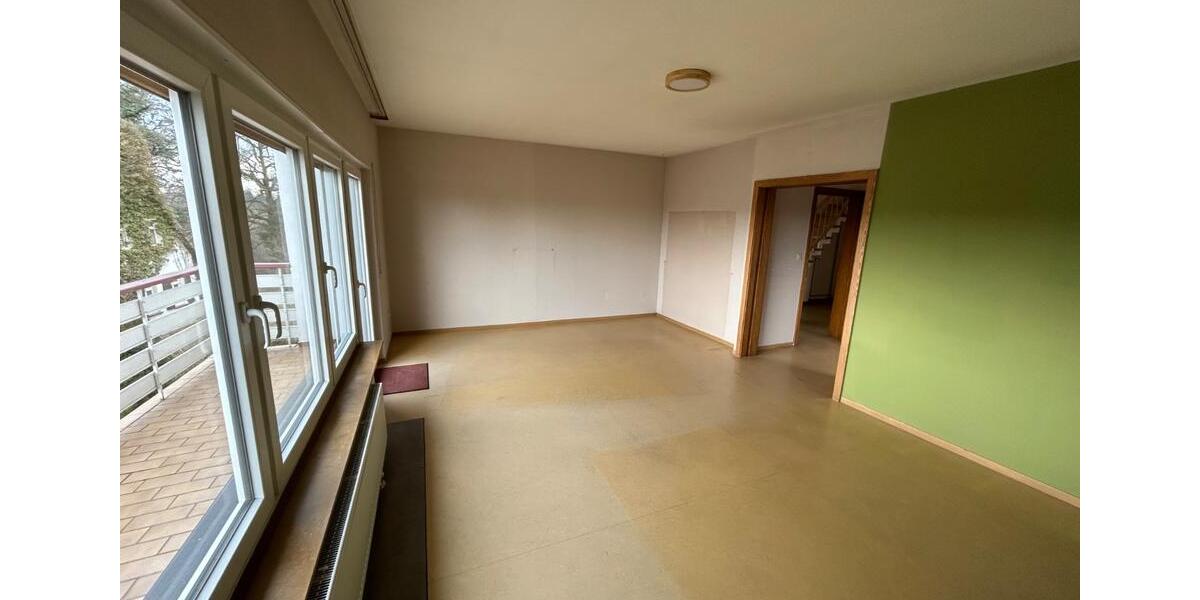Etagenwohnung Schwalmstadt - 4 Zimmer, 105 m&sup2;, 1.000&euro; | Angebot:26373452