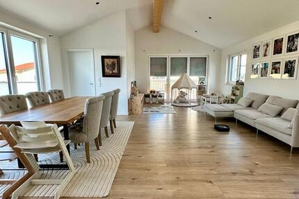 Wohnung Regensburg Konradsiedlung - 5 Zimmer, 150 m&sup2;, 2.250&euro; | Angebot:25393395