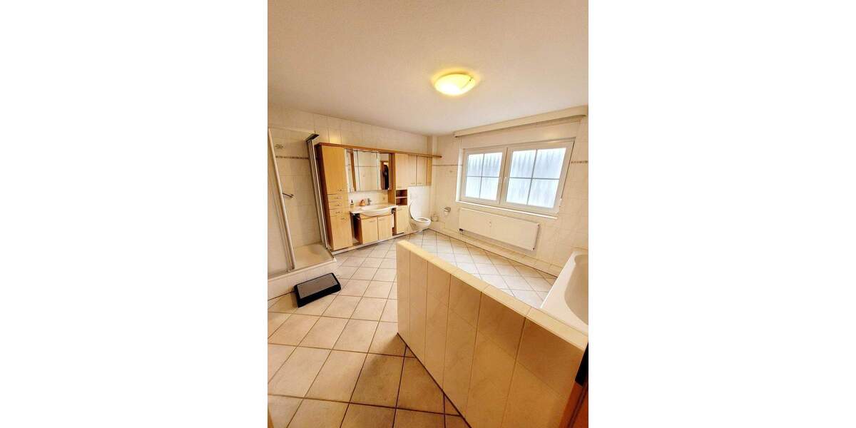 Etagenwohnung Kerpen - 3 Zimmer, 125 m&sup2;, 1.400&euro; | Angebot:24547341