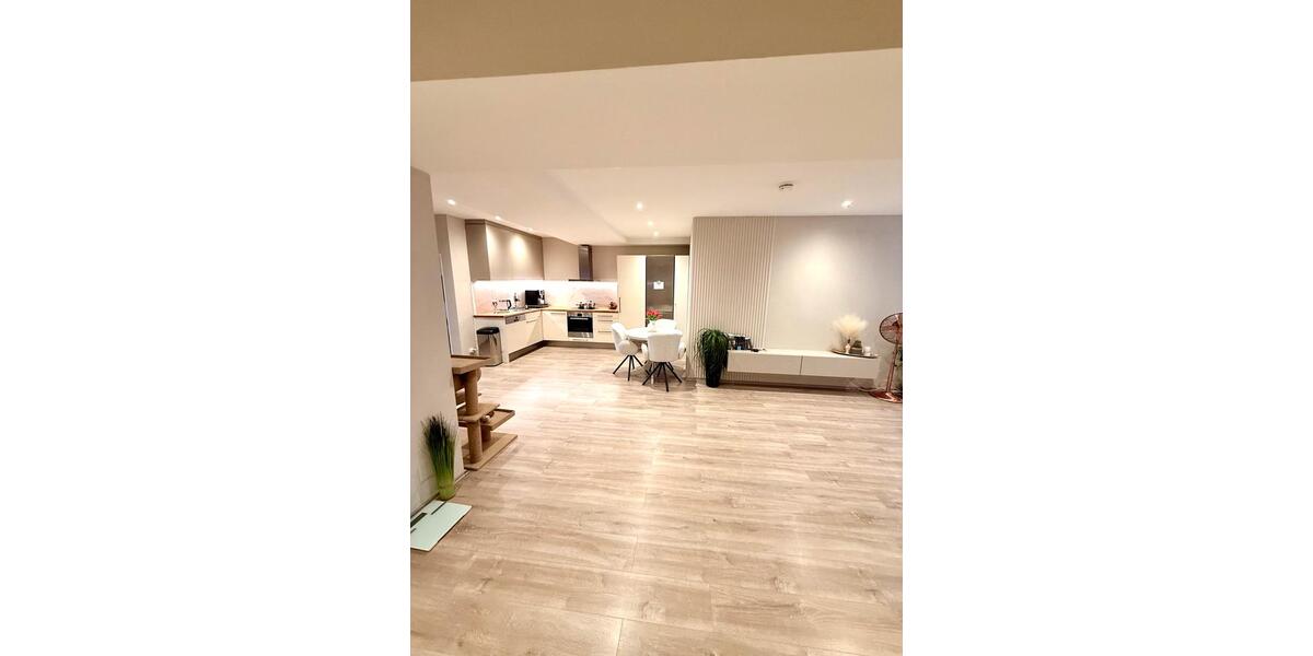 Etagenwohnung Bad Hersfeld - 7 Zimmer, 140 m&sup2;, 300.000&euro; | Angebot:25991426