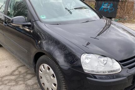 VW Golf 199.099 km 1.999 € München 81929