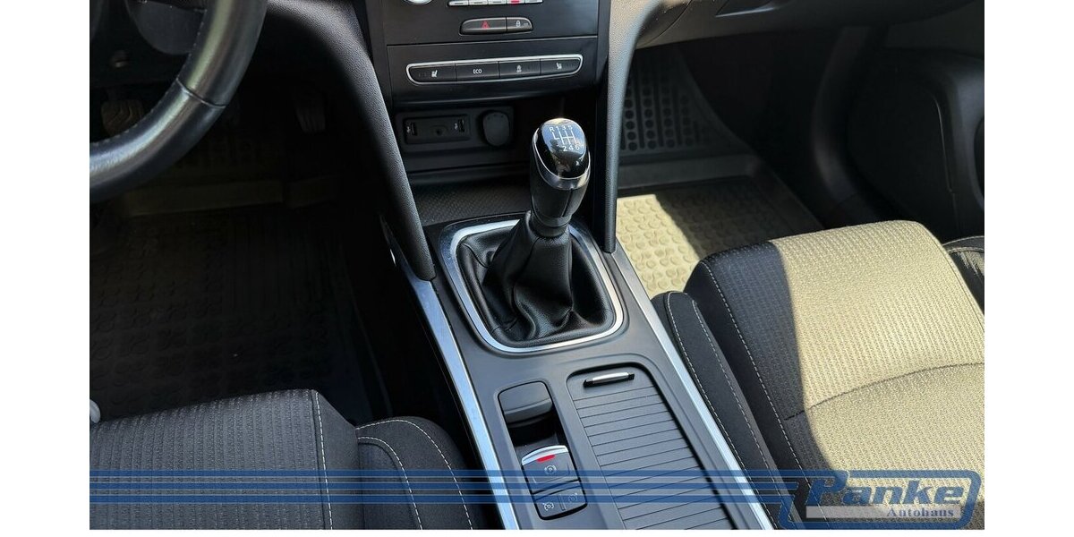 Renault Megane Experience 104.000 km 7.890 &euro; Berlin 13187