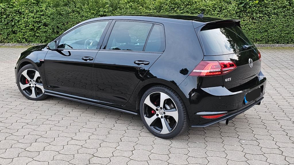 VW Golf 91.500 km 14.700 &euro; Künzelsau 74653