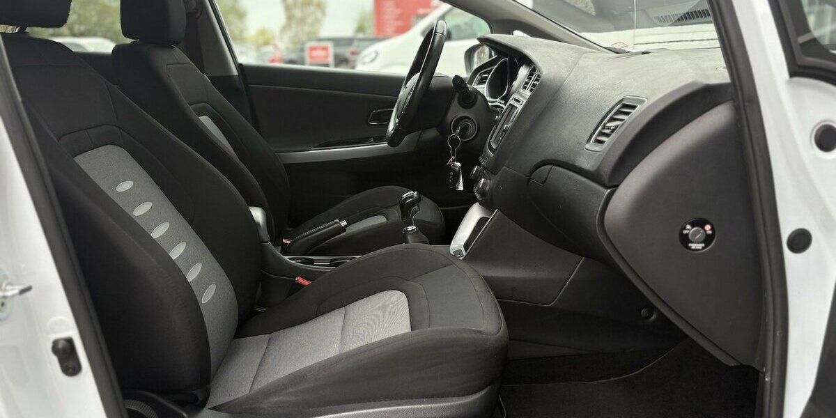 Kia Ceed 1.4 TSI Dream Team KAMERA/NAVI/SHZ/LENKHZ 64.779 km 8.900 &euro; Villingen-Schwenningen 78054