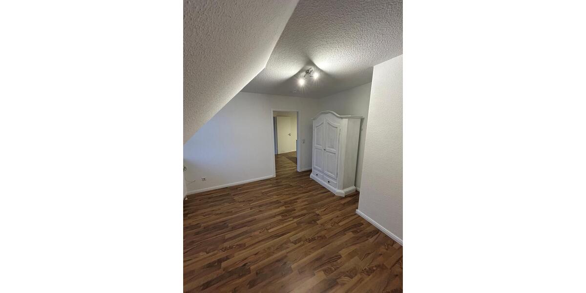 Einfamilienhaus Jübek - 7 Zimmer, 205 m&sup2;, 1.150&euro; | Angebot:26387608