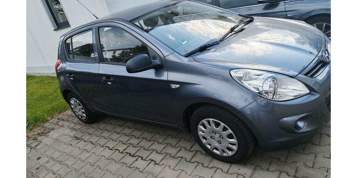 Hyundai i20 97.700 km 1.999 &euro; Wolfratshausen 82515