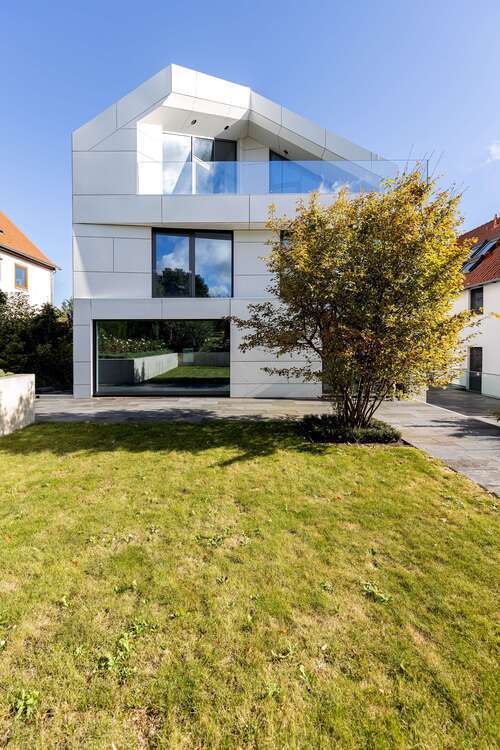 Haus zum Kaufen in Erfurt 2.100.000 € 438 m²