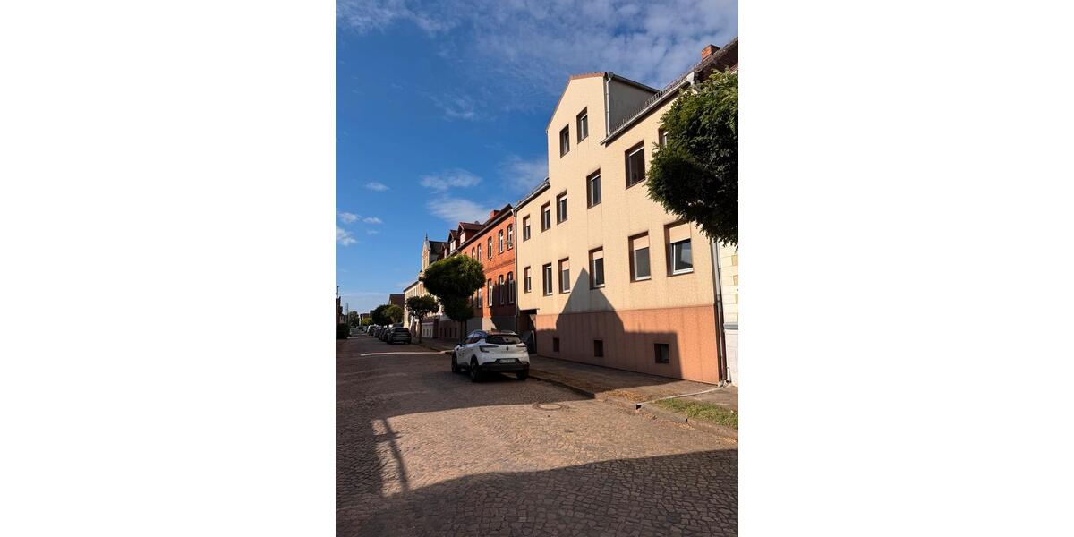 Mehrfamilienhaus, Wohnhaus Tangerhütte - 8 Zimmer, 220 m&sup2;, 151.000&euro; | Angebot:26974208