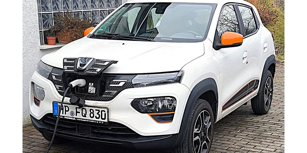 Dacia Spring 64.000 km 6.999 &euro; Fürth 64658