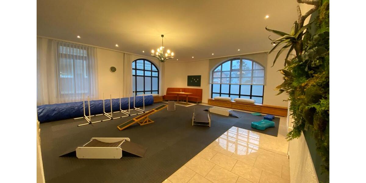 Gewerbeobjekt Praxis, Büro, Café u.ä zimmer