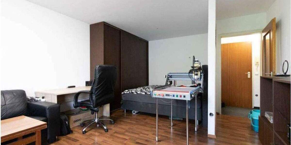 Gemütliche Wohnung mit großem Balkon+neuer Küche und teilmöbliert 1 zimmer