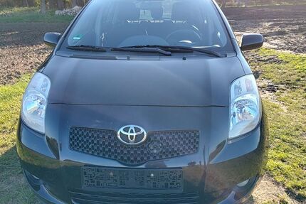 Toyota Yaris 261.440 km 2.300 &euro; Walsrode 29664