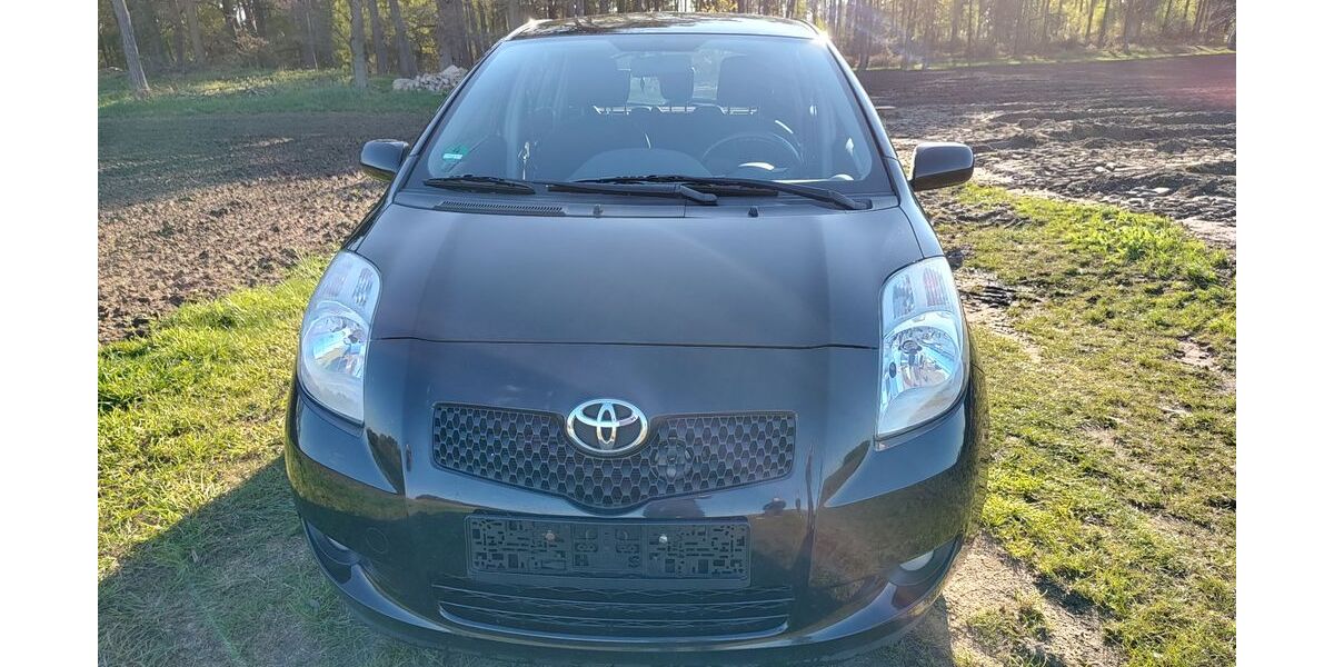 Toyota Yaris 261.440 km 2.300 &euro; Walsrode 29664