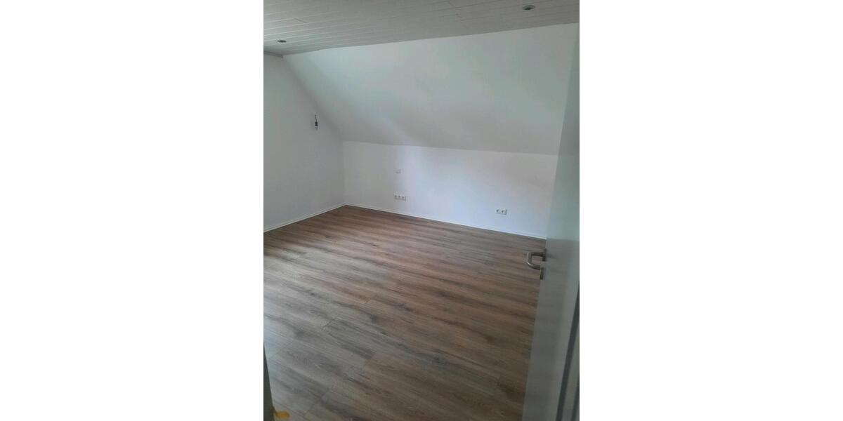 Dachgeschoßwohnung Buttenwiesen - 3 Zimmer, 61 m&sup2;, 930&euro; | Angebot:26580914