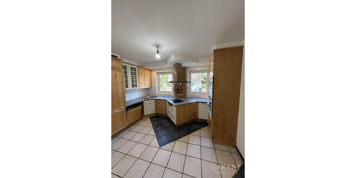 Einfamilienhaus Heilbronn Kernstadt - 6 Zimmer, 245 m&sup2;, 3.200&euro; | Angebot:25357310