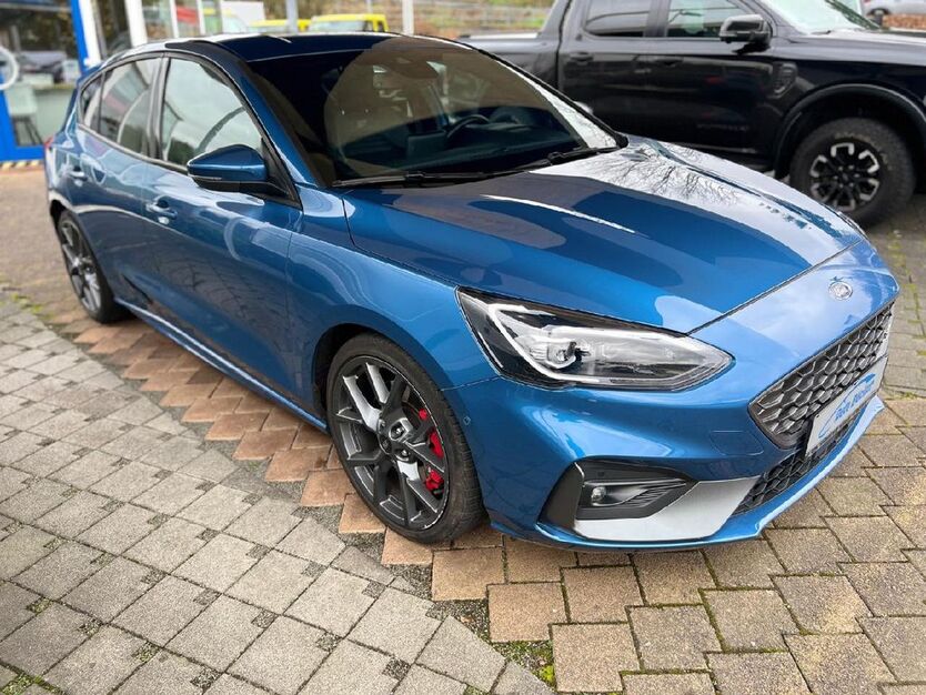 Ford Focus 33.300 km 26.490 € Neunkirchen 66539