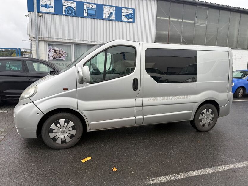 Opel Vivaro 312.000 km 6.499 € Bielefeld 33659