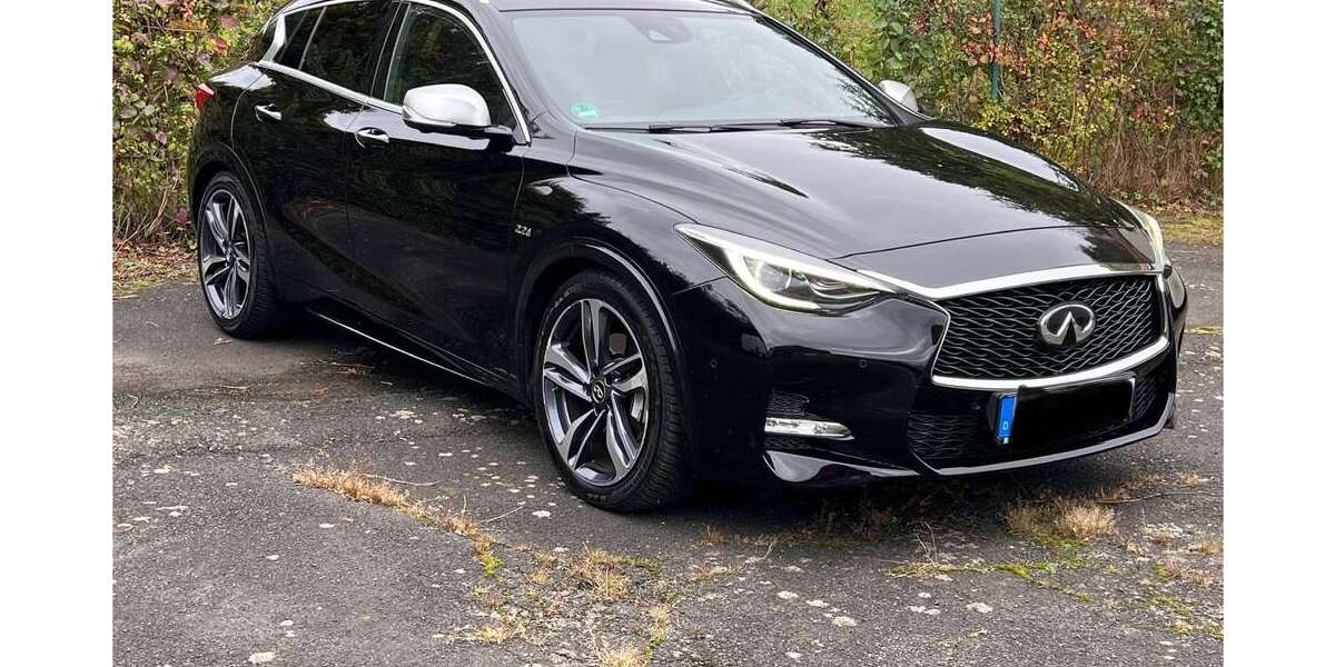 INFINITI Q30 144.005 km 17.500 &euro; Kassel 34123