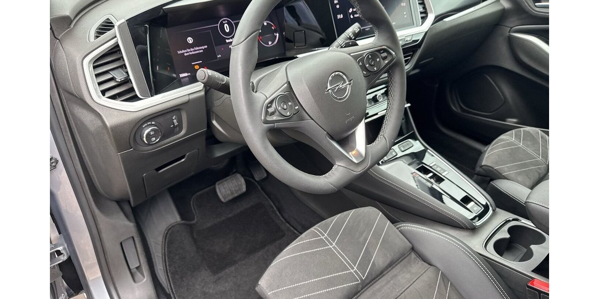 Opel Grandland Ultimate *ACC/Navi/19Zoll Alu/LED/el.Hec 35.065 km 24.790 &euro; Bamberg 96052