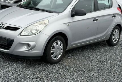 Hyundai i20 158.000 km 1.999 &euro; Paderborn 33100