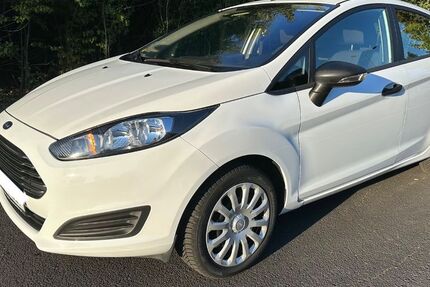Ford Fiesta 37.200 km 8.490 € Niederkassel 53859