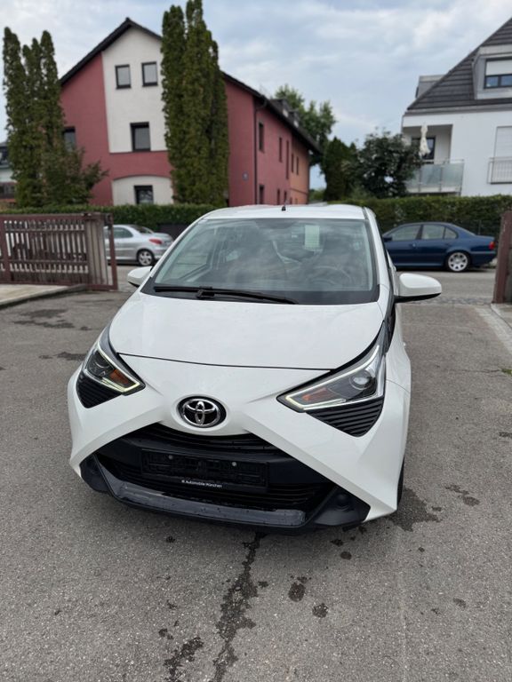 Toyota Aygo (X) 69.990 km 10.999 € München 80999