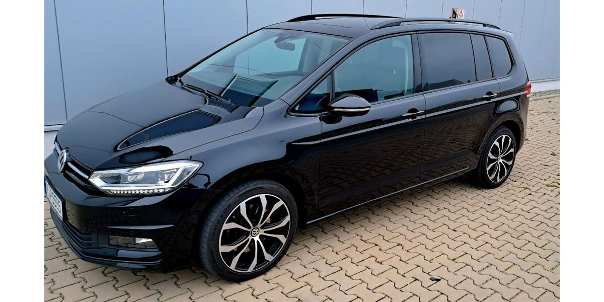 VW Touran 87.000 km 22.300 &euro; Schierling 84069