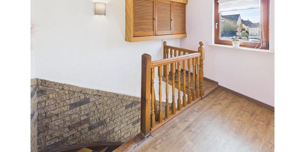 Einfamilienhaus Lützen - 7 Zimmer, 224 m&sup2;, 299.900&euro; | Angebot:26693246