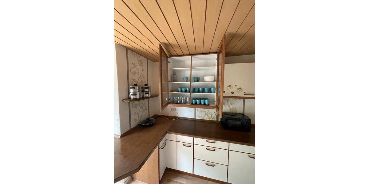 Einfamilienhaus Lage - 12 Zimmer, 270 m&sup2;, 15&euro; | Angebot:26044108