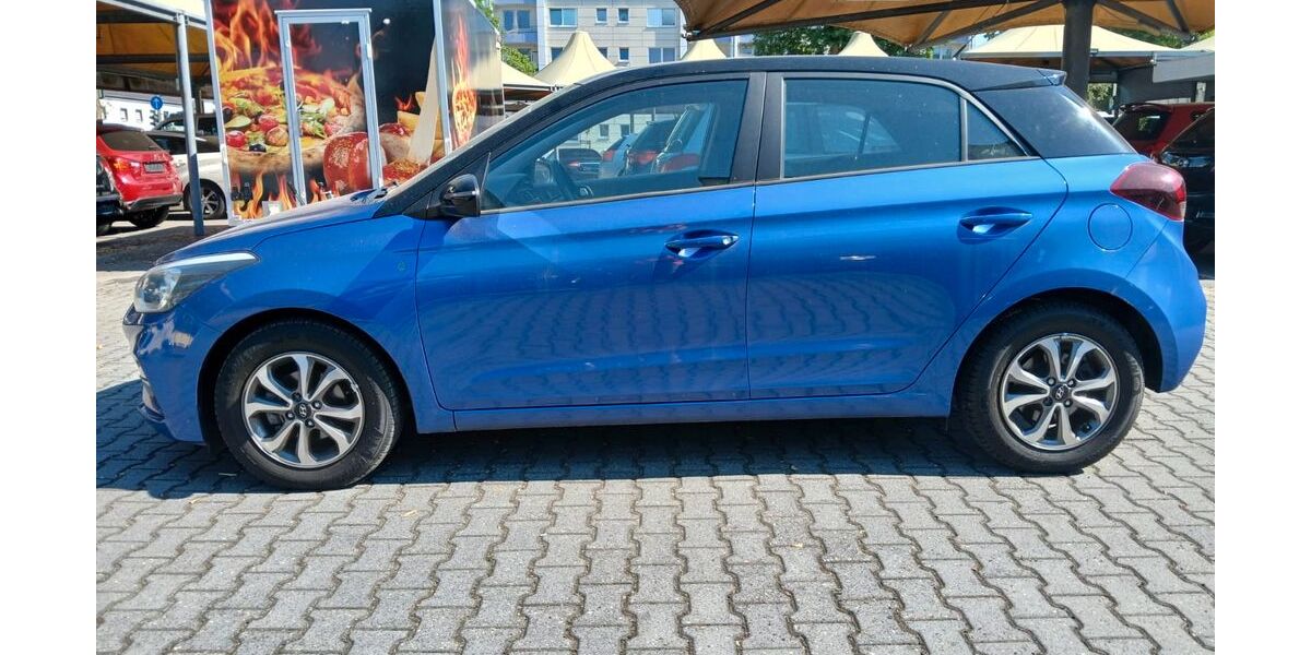Hyundai i20 28.800 km 11.550 &euro; Rüsselsheim 65428