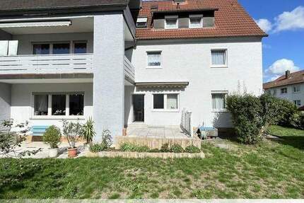 3 Wohnungen, 1 Haus, attraktiver Preis: Gepflegtes 3-Familienhaus mit Garage in Röthenbach 8 zimmer