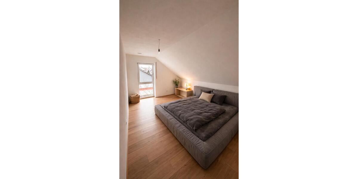 Dachgeschoßwohnung Ebermannsdorf - 4 Zimmer, 114 m&sup2;, 330.000&euro; | Angebot:26786258