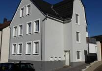 **Gepflegte 3-RaumWohnung mit Terrasse und Gartenanteil in Neheim**