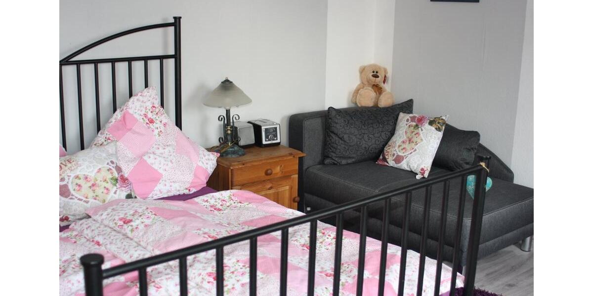 ca. 40 m² für Mitbewohnerin für zunächst 1 Jahr 1 zimmer