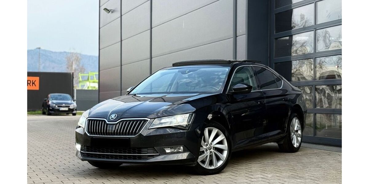 Skoda Superb 209.000 km 12.900 &euro; Offenburg OT Nordstadt 77652