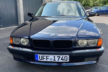 BMW 740