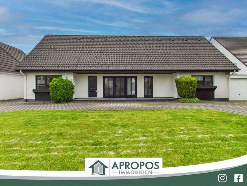 Haus zum Kaufen in Ratingen Lintorf 1.299.900 € 296.52 m²