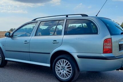 Skoda Octavia 239.080 km 2.500 &euro; Königsfeld 09306