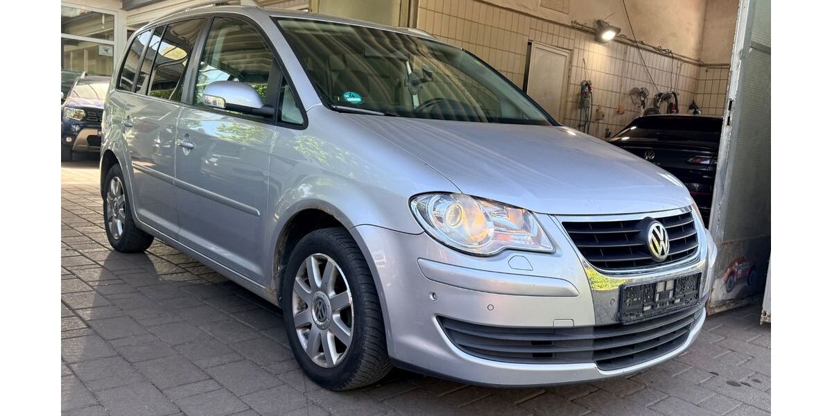 VW Touran 190.000 km 2.890 &euro; Waldkraiburg 84478