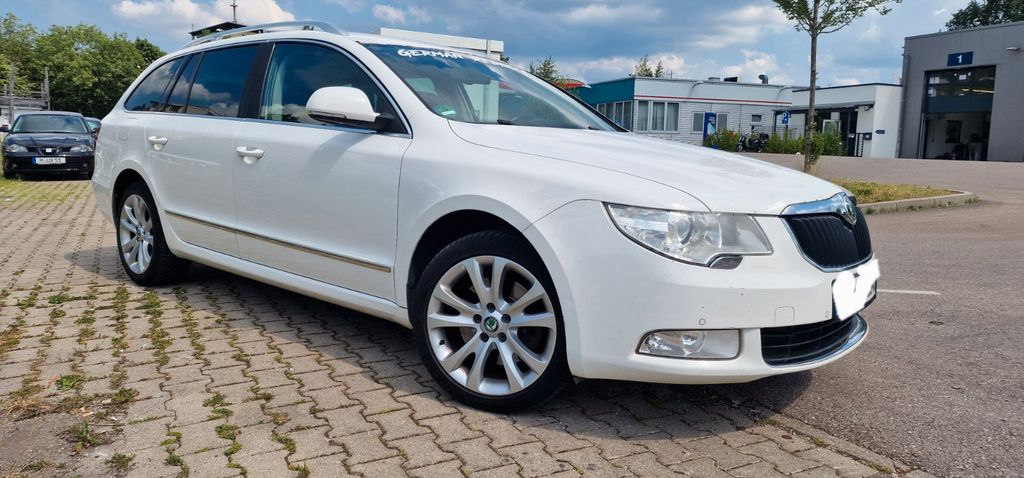 Skoda Superb 227.800 km 5.800 &euro; München 81671